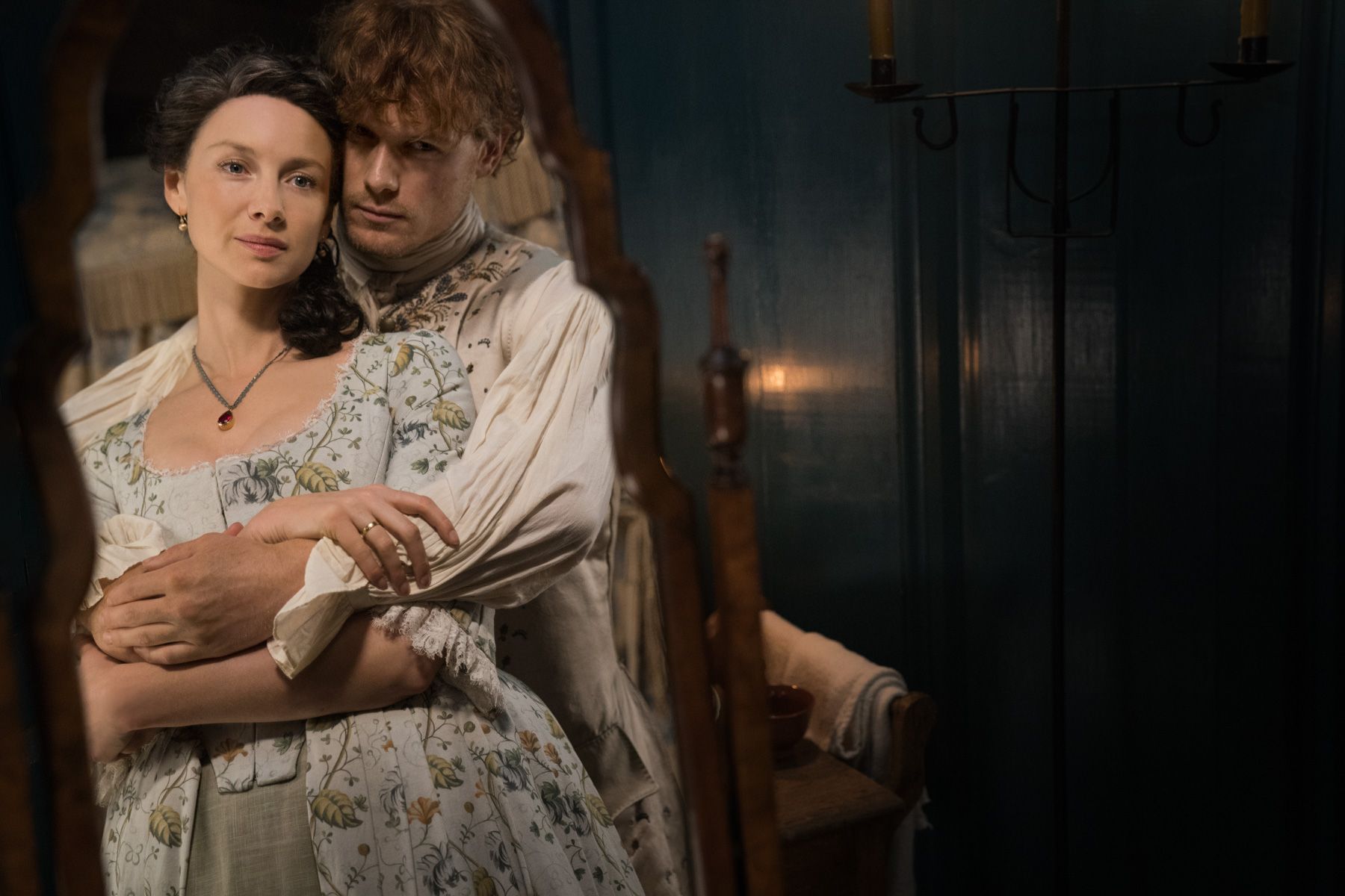 what dates times will outlander episodes be added to thw atarz app