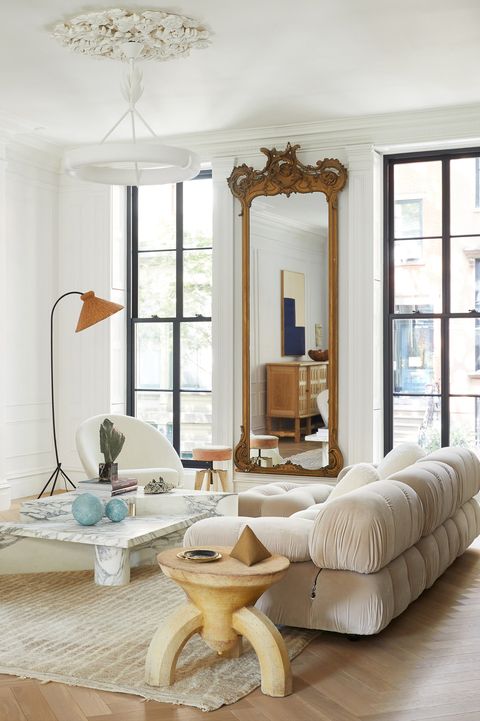Modern formal living room décor