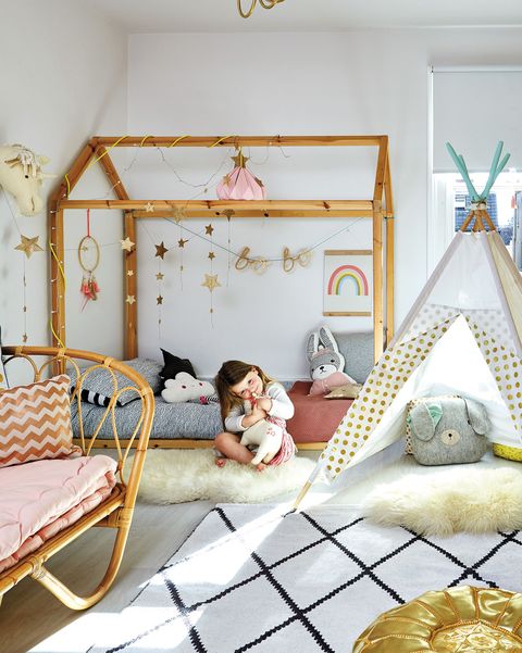 cama infantil con forma de casita