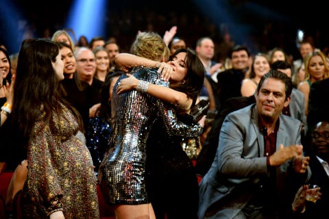 Why Selena Gomez Didn't Go to American Music Awards 2018 Why Selena Gomez Didn't Go to American Music Awards 2018