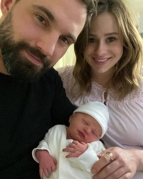 Camilla en Jamie met baby Nell