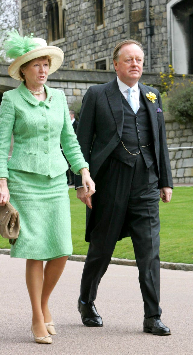 det kungliga bröllopet av HRH prins Charles och fru Camilla Parker Bowles-Välsignelseceremonin-ankomster