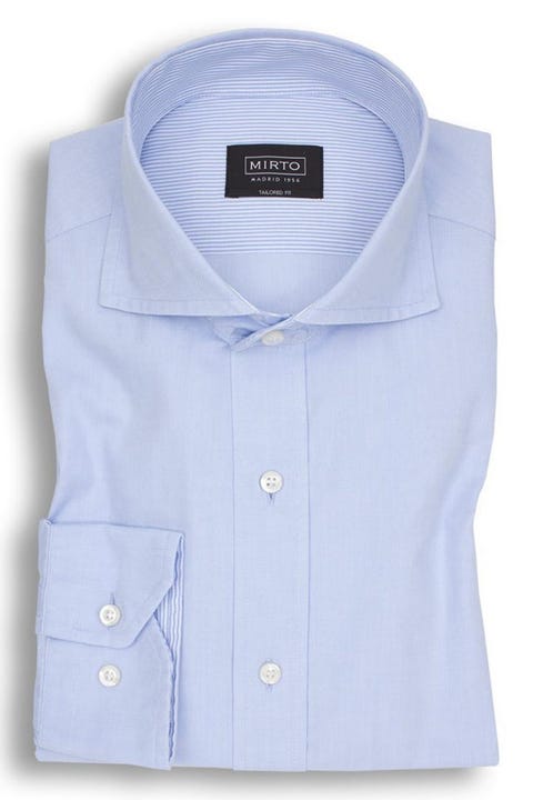 Camisa lisa semientallada de MIrto (89,90 euros) Camisa lisa semientallada de MIrto (89,90 euros)