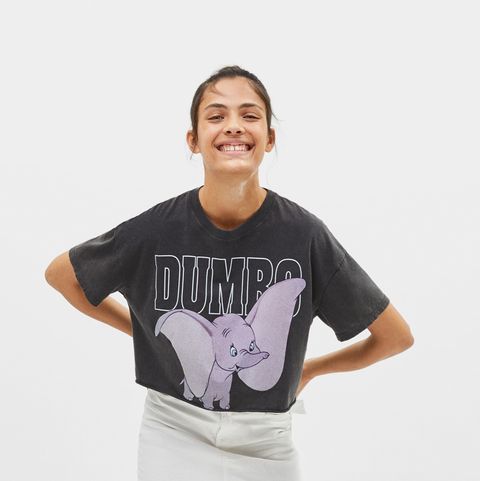 La camiseta 'cropped' de Dumbo que ha lanzado Bershka es que necesitas para darle la bienvenida al buen tiempo