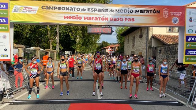 salida de la prueba femenina del campeonato de españa de medio maratón