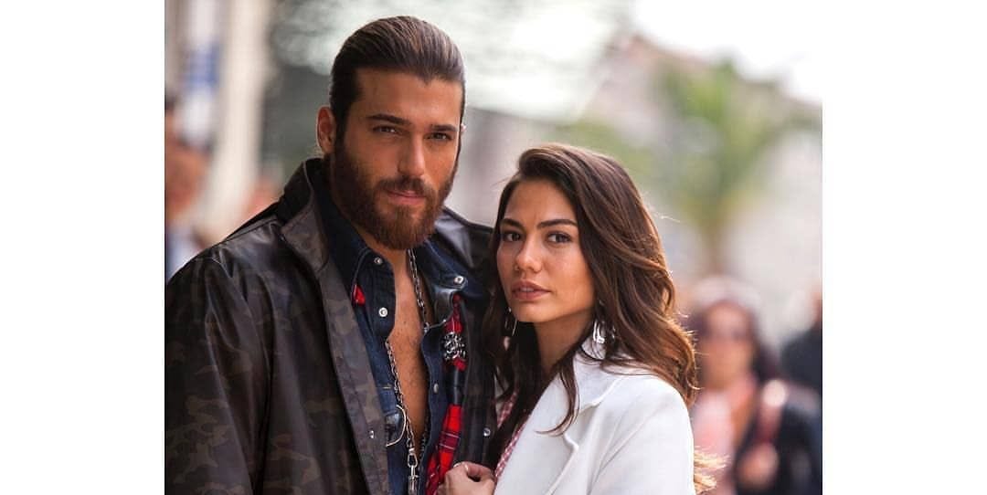 La bonita despedida de Can Yaman y Demet Özdemir de 'Erkenci Kus'