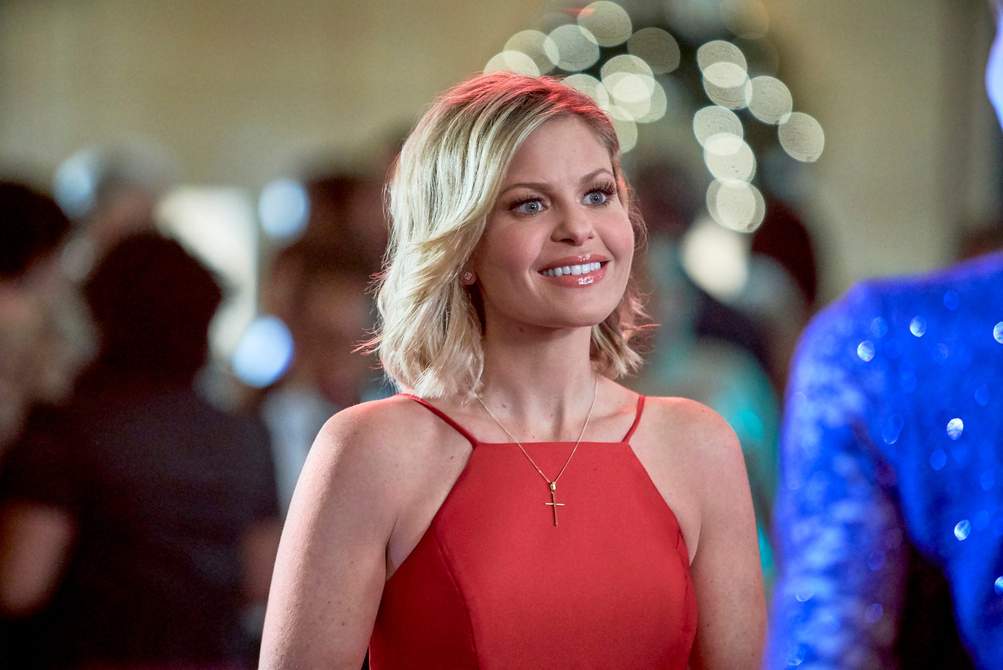 Candace Cameron Bure's 2019 Hallmark Channel Christmas Movie - Everything to Know About 