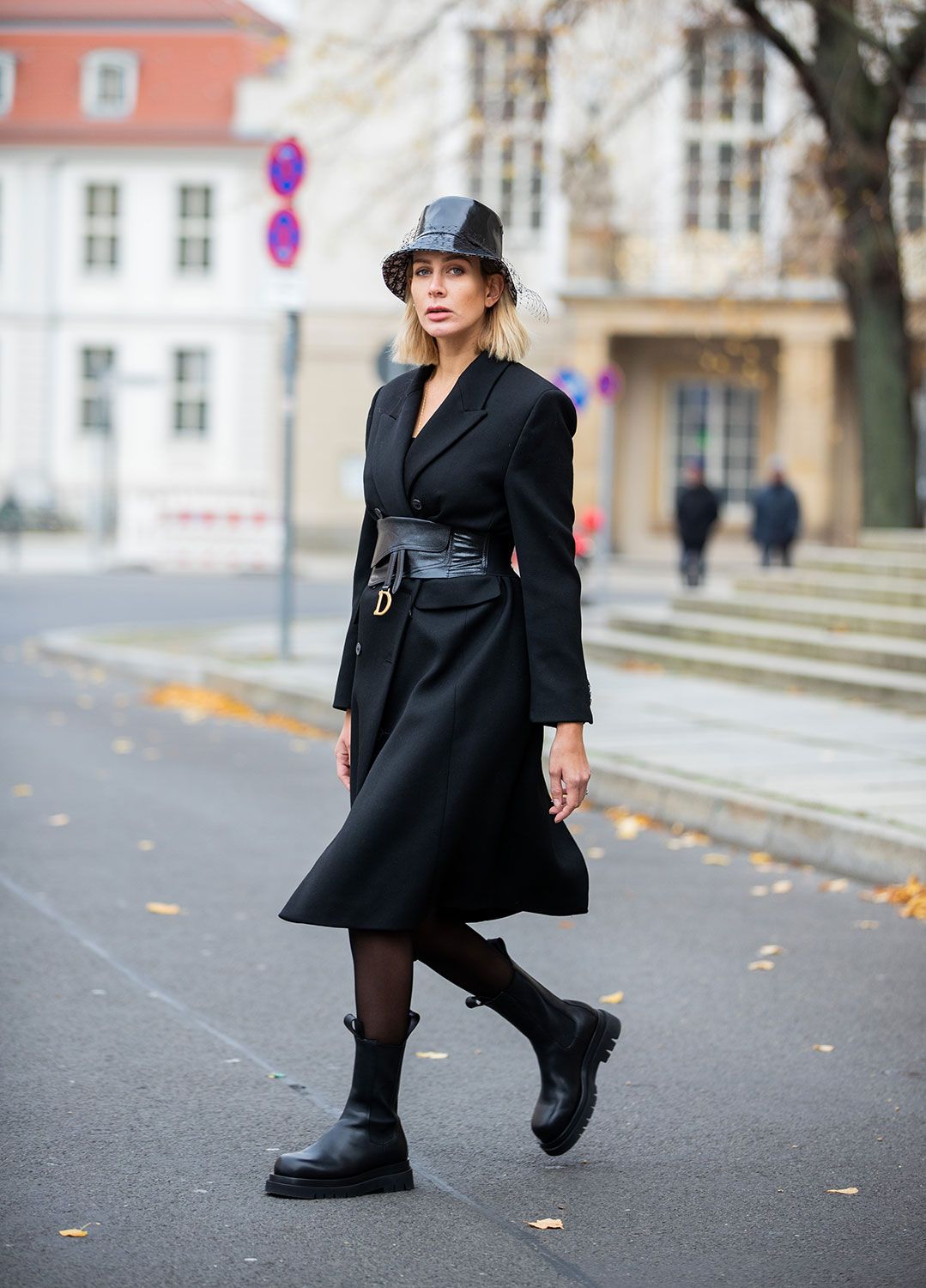 Cappotto inverno 2020, questo nero di Zara è moda versatile