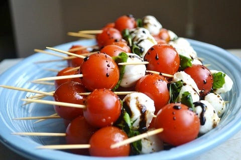 receta de brochetas de ensalada caprese