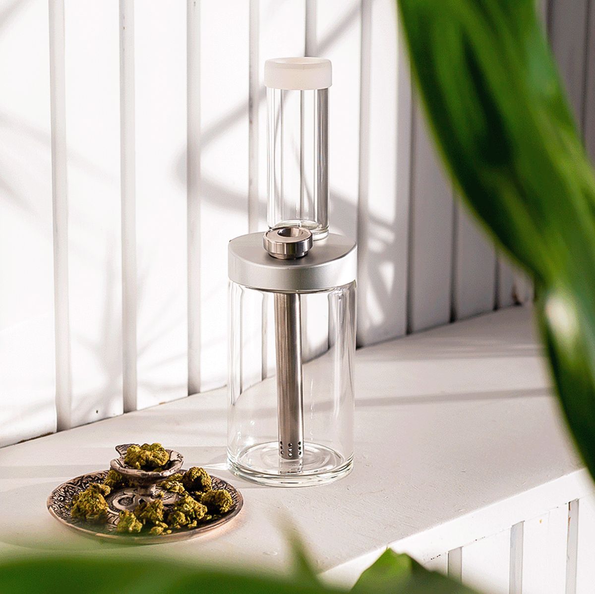 Earthn: all-in-one hitter, smoking pipe and water bong : DesignWanted
