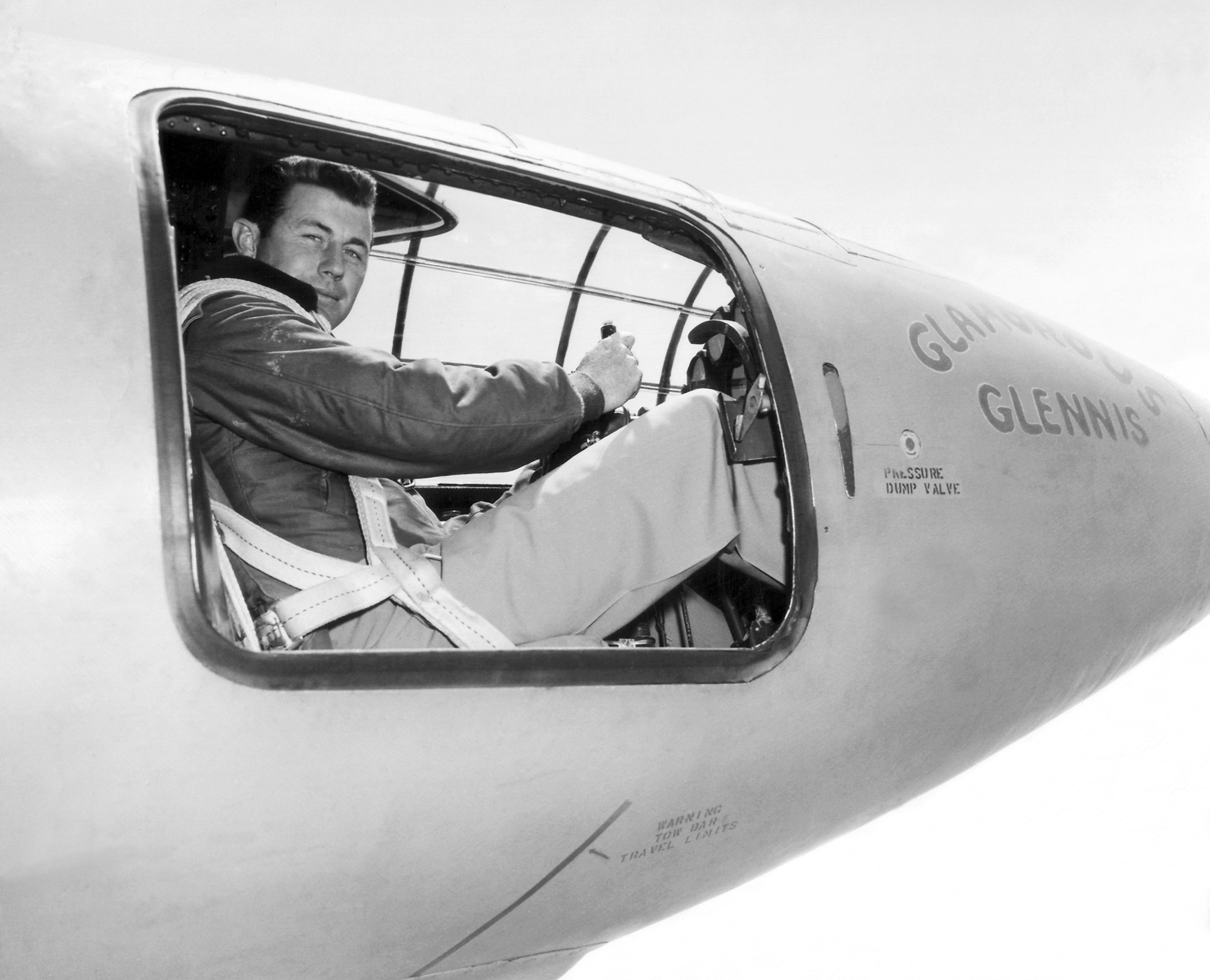 Chuck Yeager Dead At 97 How The Pilot Broke The Sound Barrier