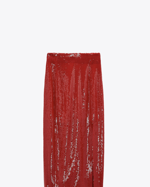 El regreso de falda roja de lentejuelas de Zara