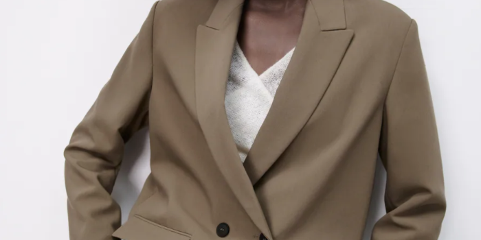 La blazer khaki codiciada de Zara