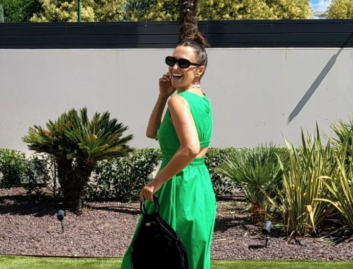 Paula Echevarría tiene ese vestido verde midi que parece un dos piezas y es de lo más fresquito