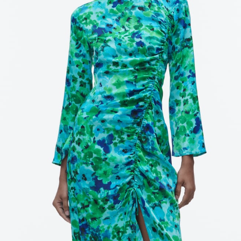El nuevo vestido midi de Zara que es BELLEZA El nuevo vestido midi de Zara que es BELLEZA