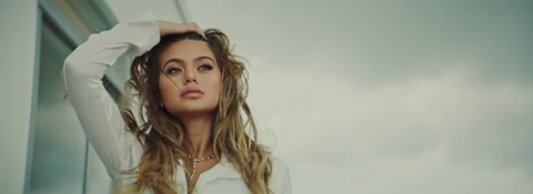 Gigi Hadid References In Zayn Malik S Let Me Lyrics And Music Video Zayn Releases New Single About Ex Girlfriend