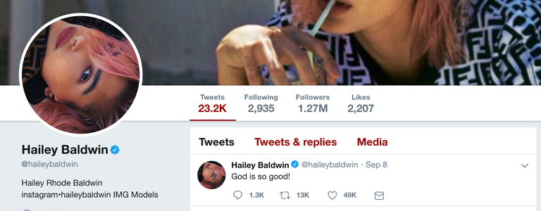 Akun Twitter Hailey Baldwin (Elle.com)