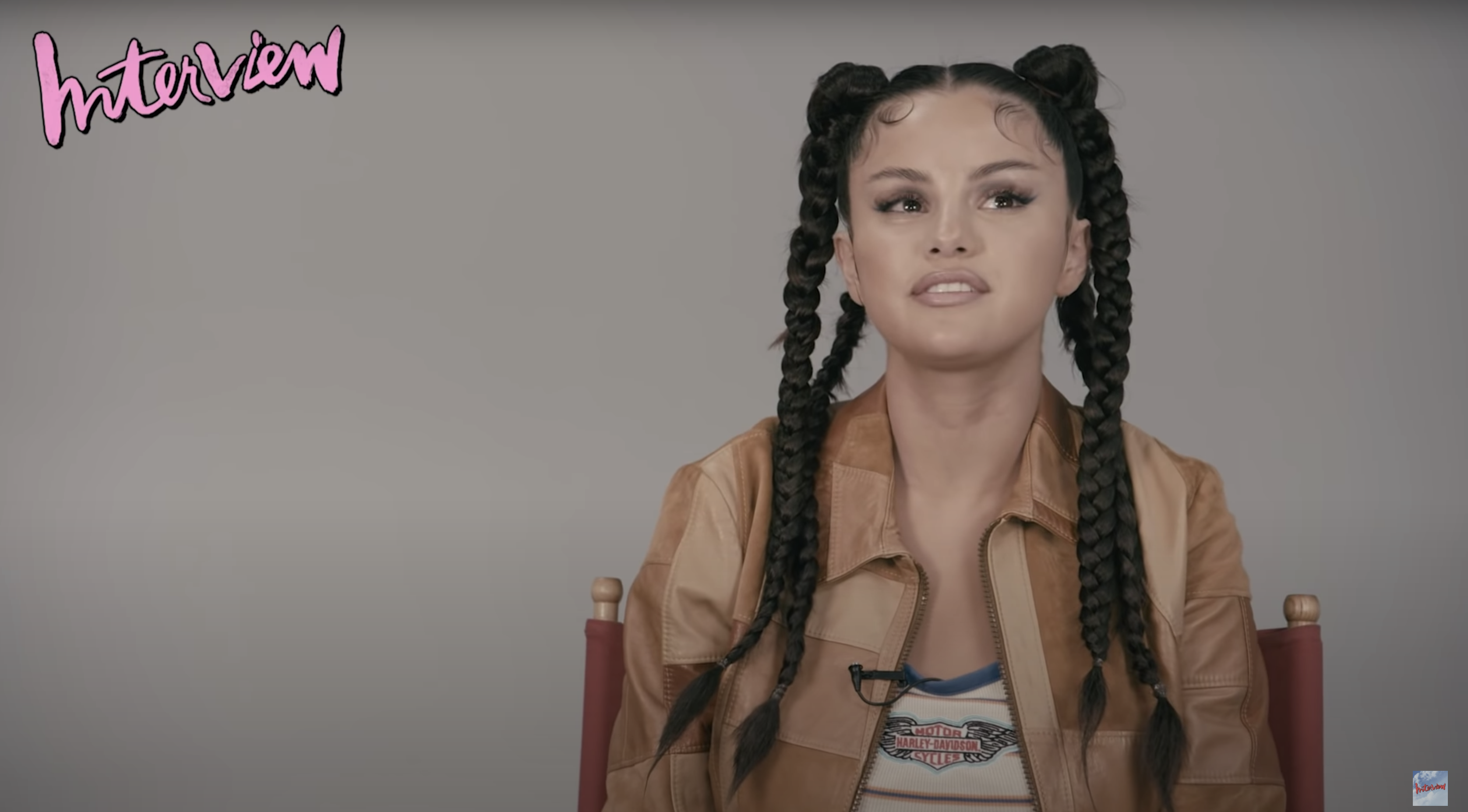 Watch Selena Gomez Do A Friends Trivia Quiz