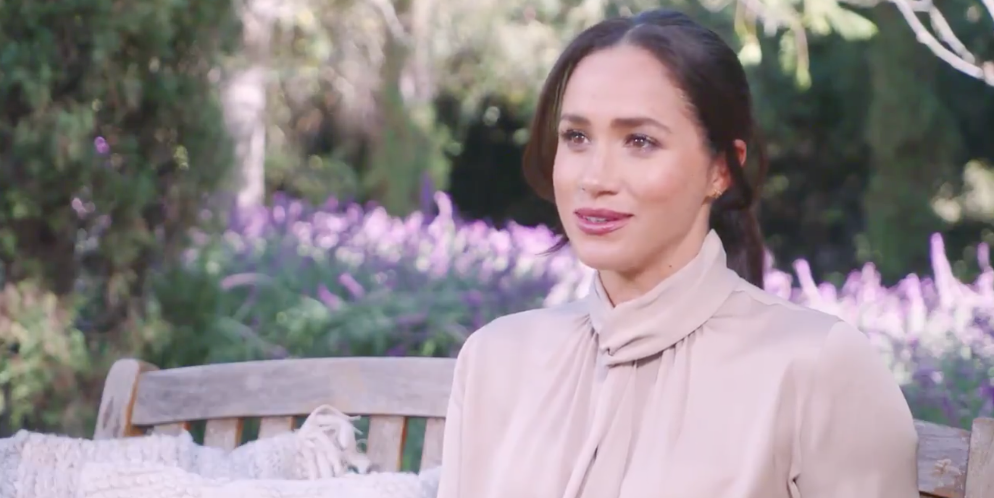 Meghan Markle Makes Powerful Surprise Speech to Thank Those Volunteering During COVID Meghan Markle Makes Powerful Surprise Speech to Thank Those Volunteering During COVID