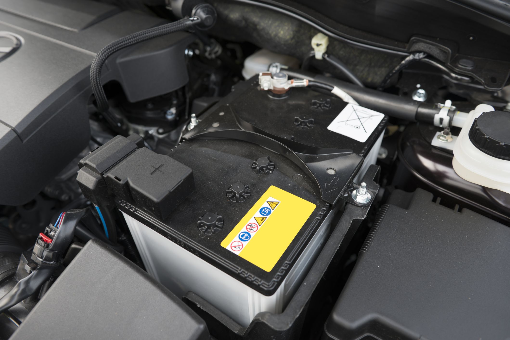 how to disconnect car battery