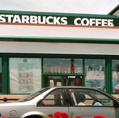 Drive-Through and Walk-Up Starbucks Shop in Illinois