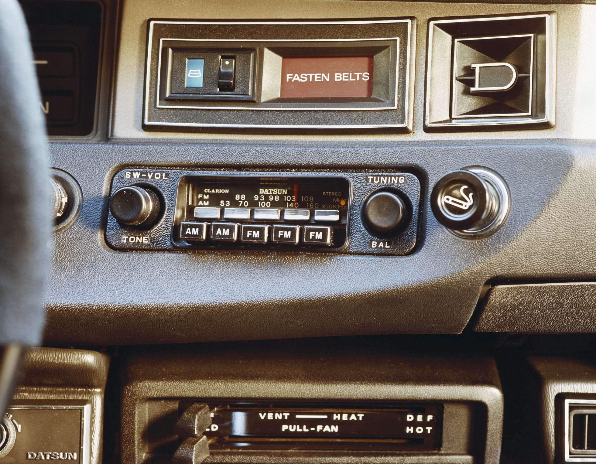 Electric Vehicles Are Killing Off AM Radio Due to This Technological Incompatibility