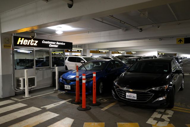 hertz car rental company close to bankruptcy according to news reports