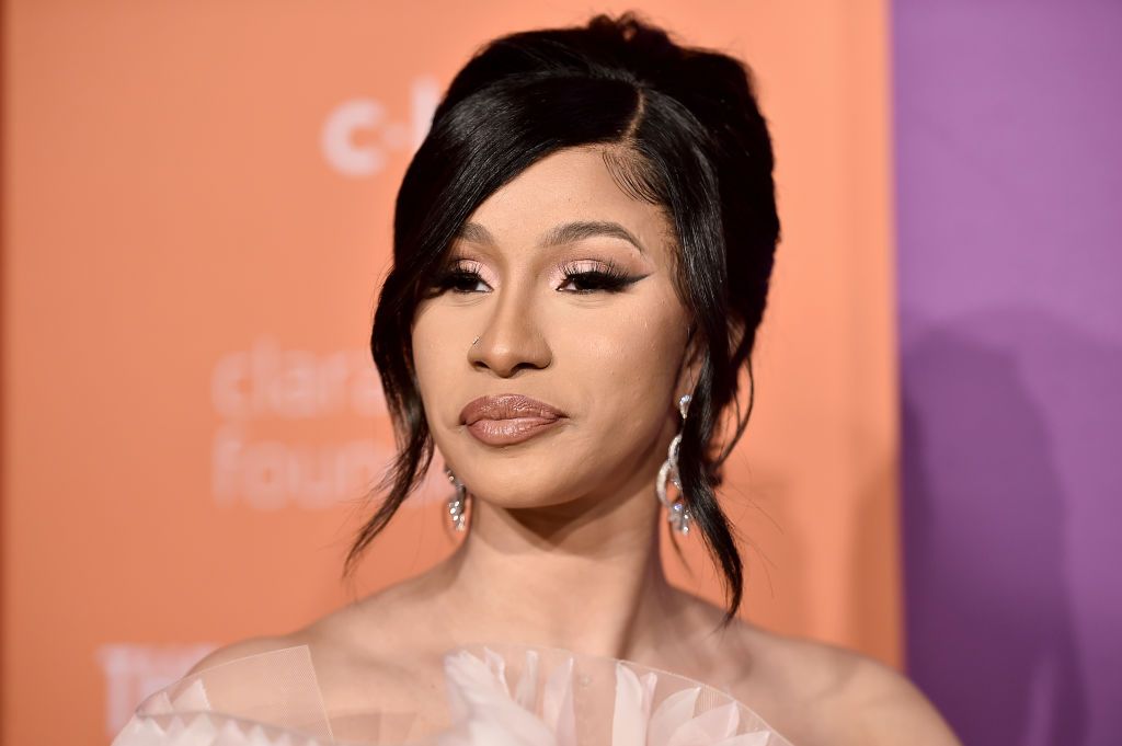 Cardi B Is Makeup Free In Her Latest Video And It S A Mood