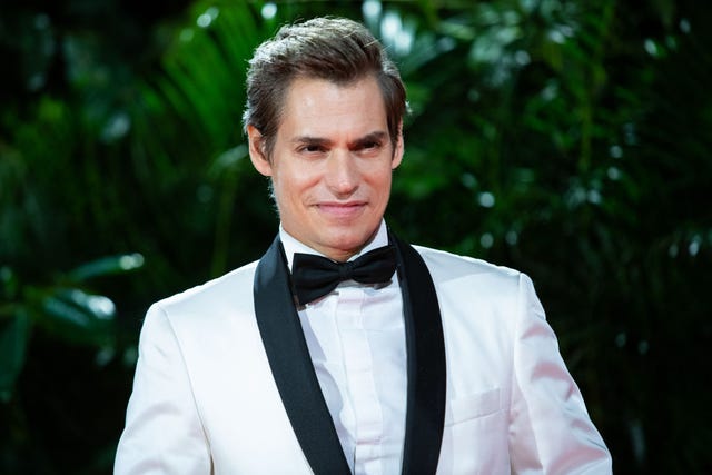 Celebrities Arrive At 'Platinum Awards' Party In Madrid madrid, spain october 03 venezuelan singer carlos baute poses outside of the platino awards party at la quinta del jarama on october 03, 2021 in madrid, spain photo by aldara zarraoagc images