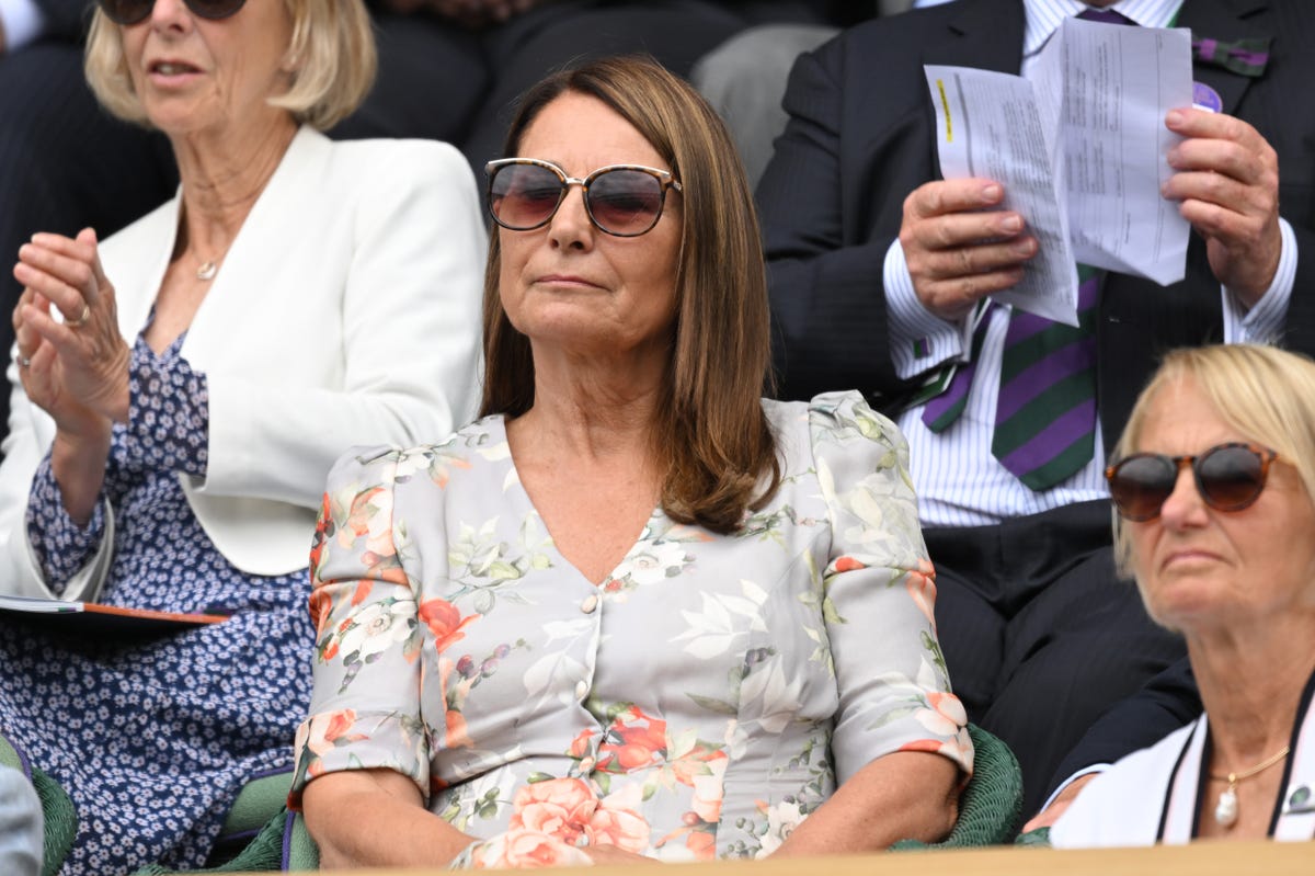 Carole Middleton Best Fashion Looks - Kate and Pippa Middleton's Mother ...