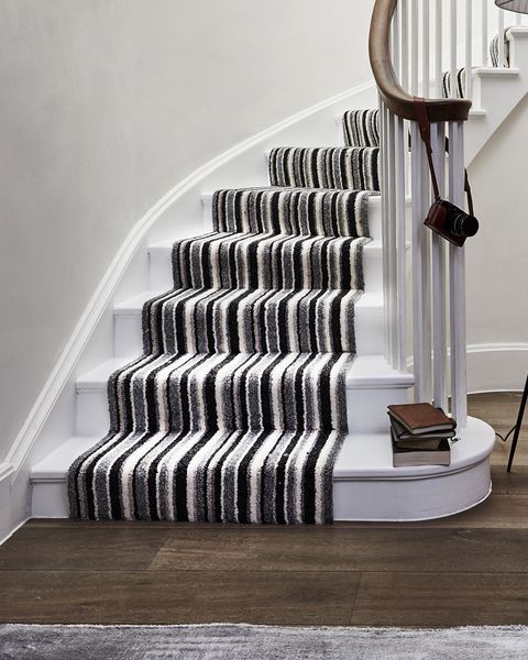 Stair Carpet 14 Ideas - How To Paint Walls Next Carpeted Stairs