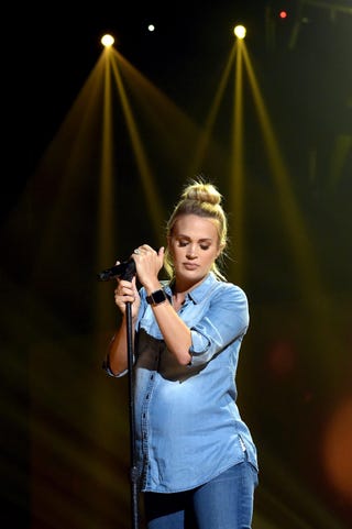 carrie underwood ansikte ärr