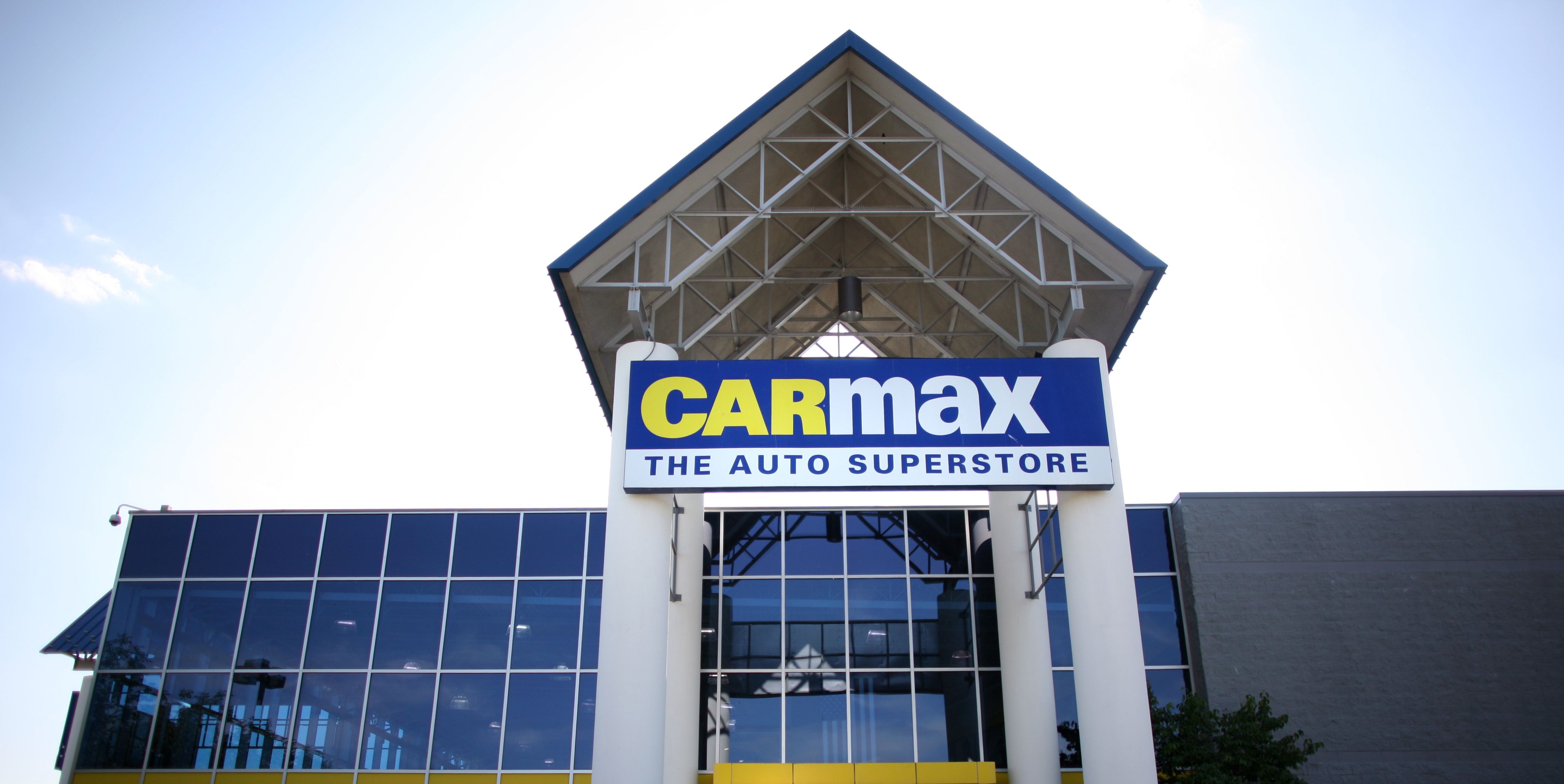 Angry CarMax Customer Drives His Subaru Through the Dealership