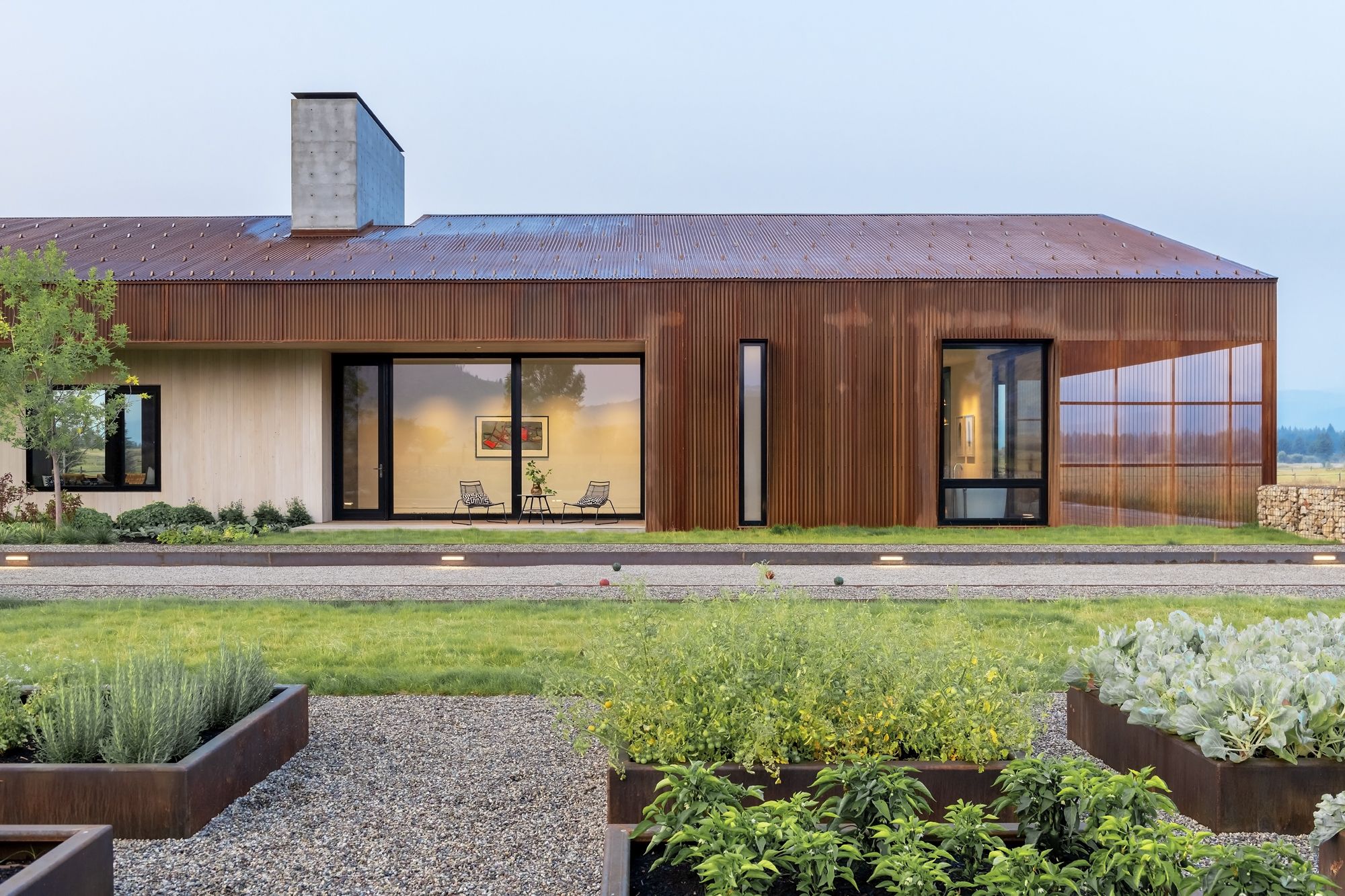 Una casa de campo de arquitectura moderna y minimalista