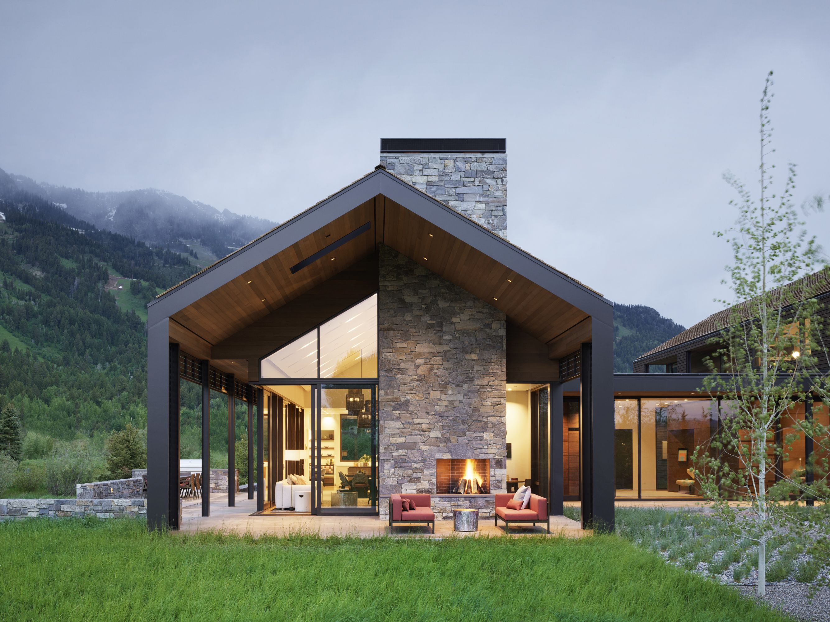 Una casa de campo de estilo rústico moderno y diseño