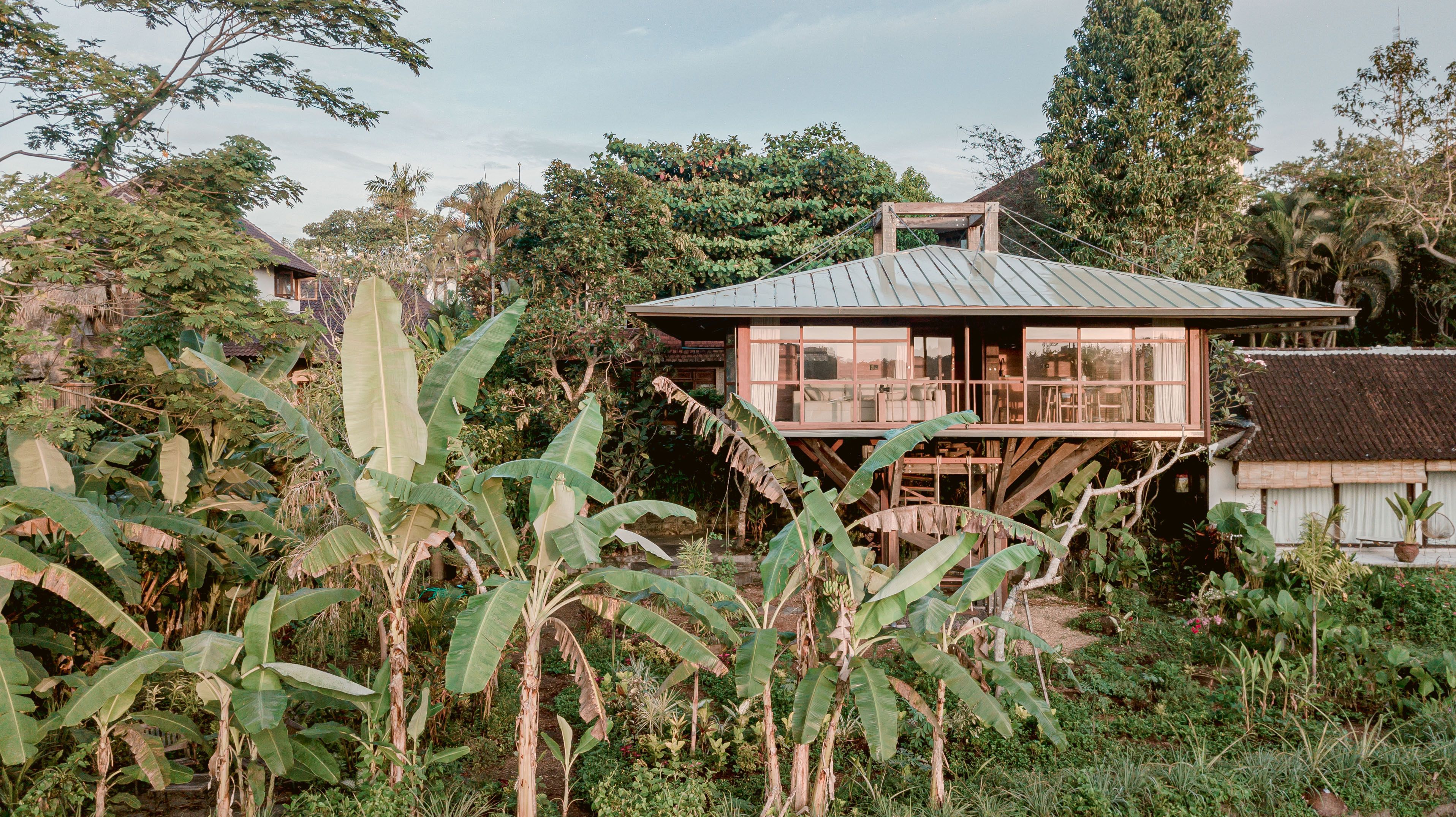 Una casa de madera prefabricada sostenible en Bali