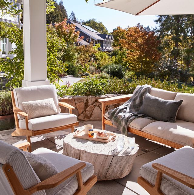 casa en california con porche y jardín estilo rústico moderno