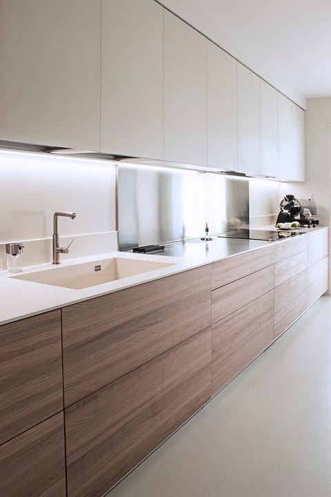 cocina en blanco y madera