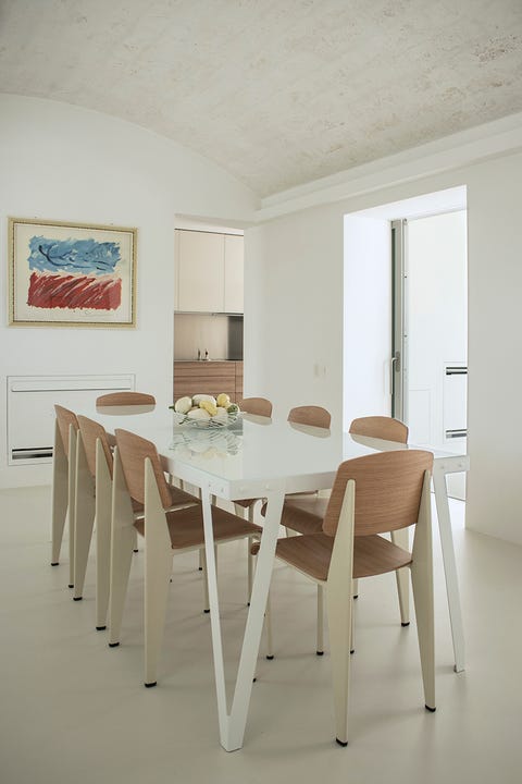 comedor moderno en blanco