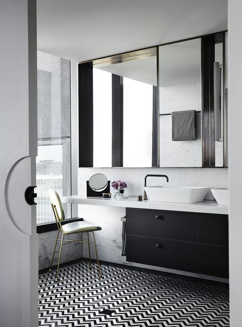 cuartos baño: geométricos en blanco y negro