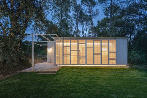 casa modular con jardín