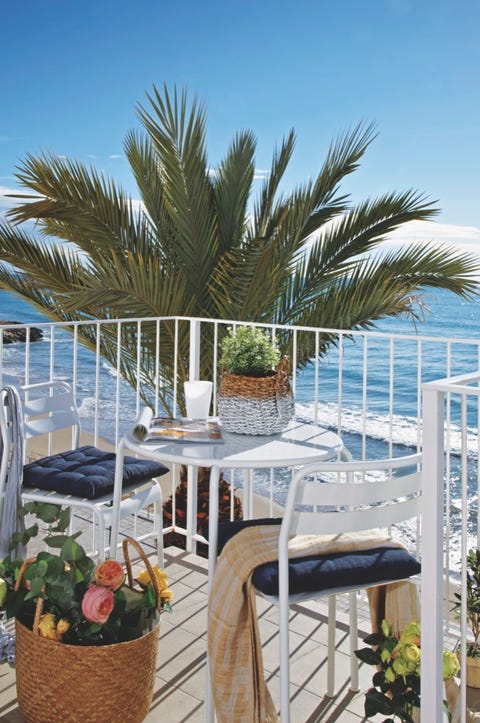un apartamento con vistas al mar en sitges terraza