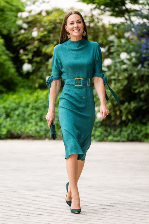 エデライン リーの深みのあるグリーンドレスを纏ったキャサリン妃