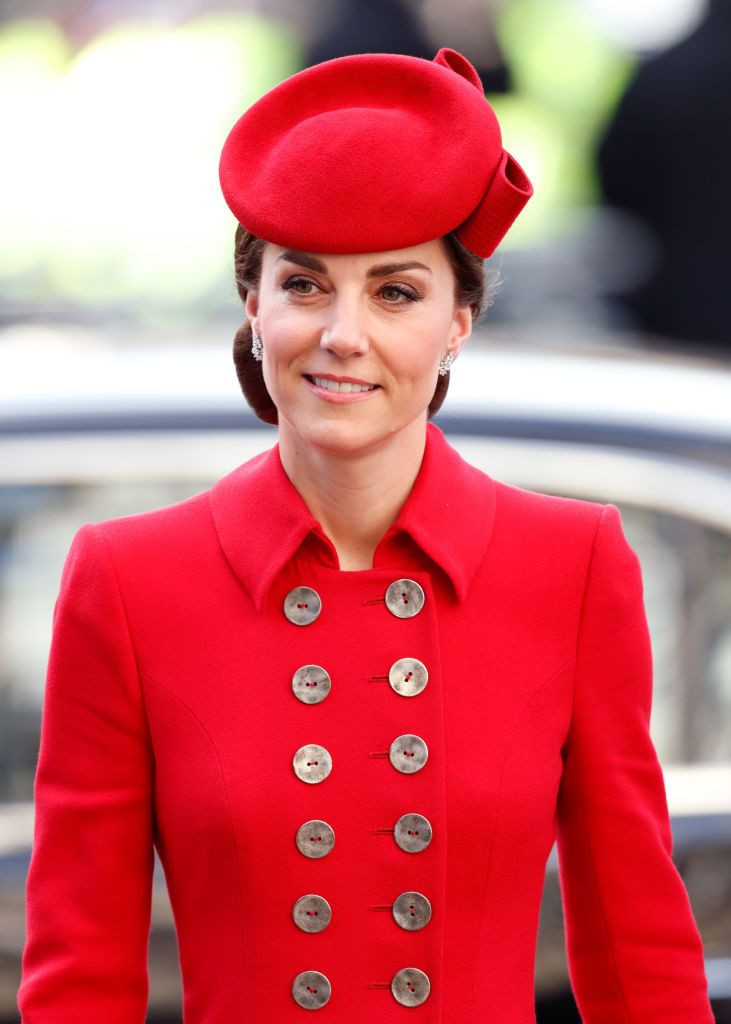 kate middleton red fascinator