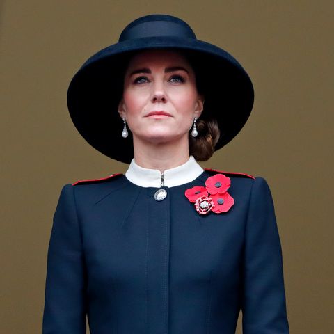 why kate middleton wears three remembrance poppies instead of one