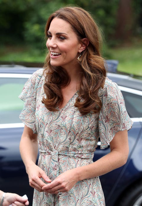 Kate Middleton Wears Printed Dress and Espadrilles to Photography ...