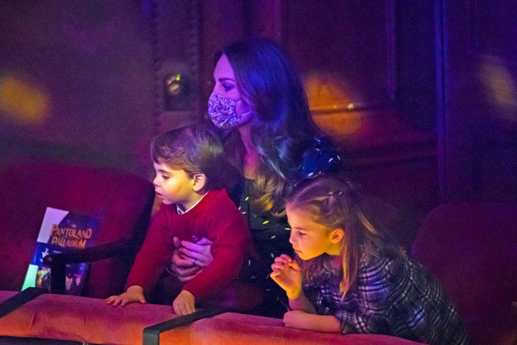 Prince William Kate Middleton George Louis Princess Charlotte S At The Pantomime In Photos