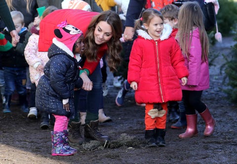 catherine-duchess-of-cambridge-speaks-to-young-children-as-news-photo-1575647444.jpg?crop=1xw:0.96562xh;center,top&resize=480:*