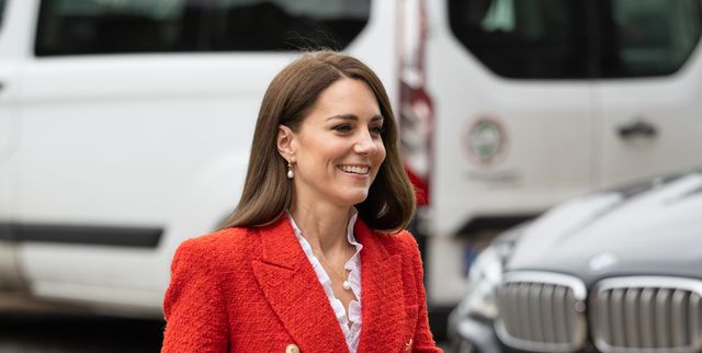 Blazen ontsnappen Troosteloos Kate Middleton draagt opnieuw déze blazer in video