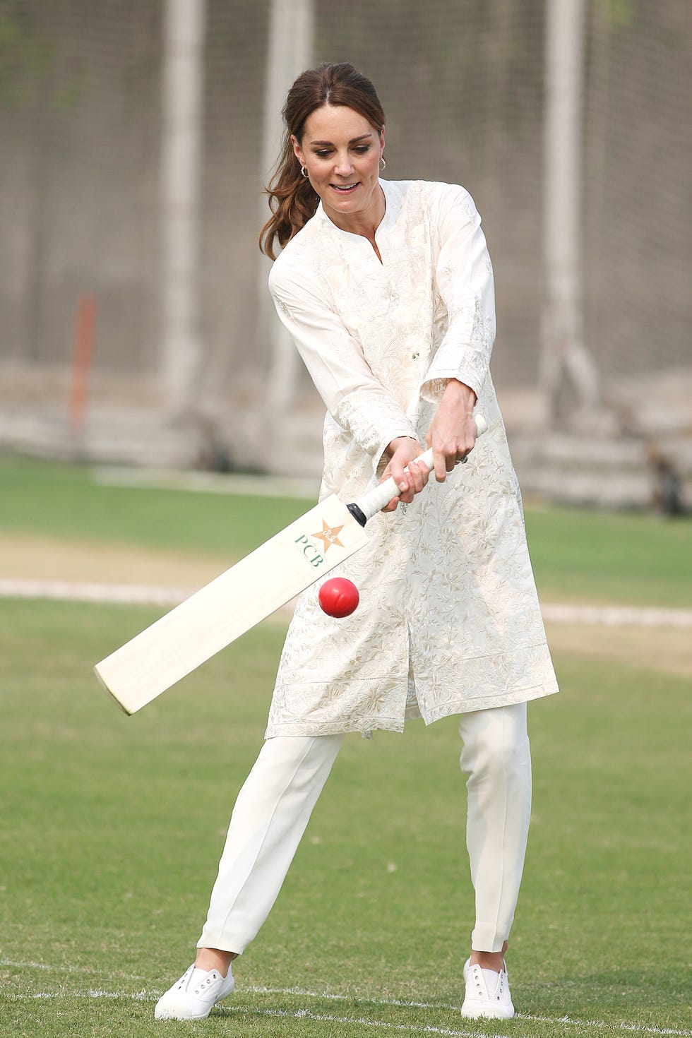 catherine-duchess-of-cambridge-visits-the-national-cricket-news-photo-1571313328.jpg?resize=980:*